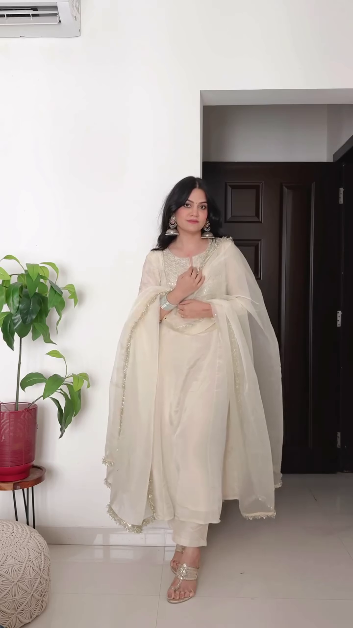 🌟 Ethereal Ivory Embellished Suit Set – Timeless Elegance for Every Occasion 🌟