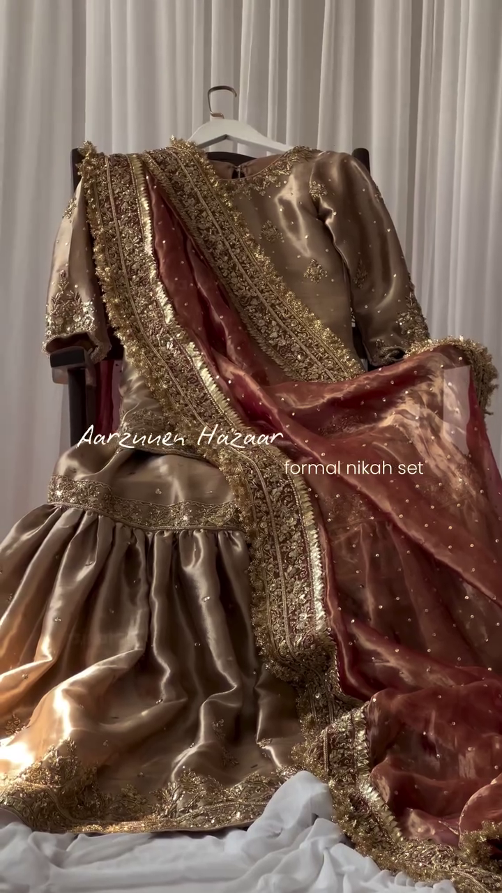 ✨ Majestic Gold Regal Hand-Embroidered Lehenga Set – A Timeless Heirloom of Royal Grandeur ✨