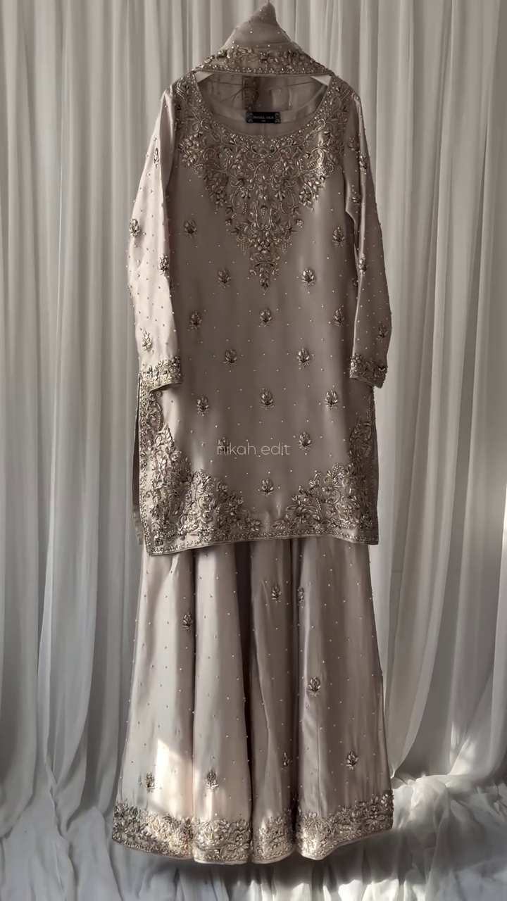 ✨ Pearl Mist Hand-Embroidered Luxury Formal Set – Elegance Woven in Every Detail ✨