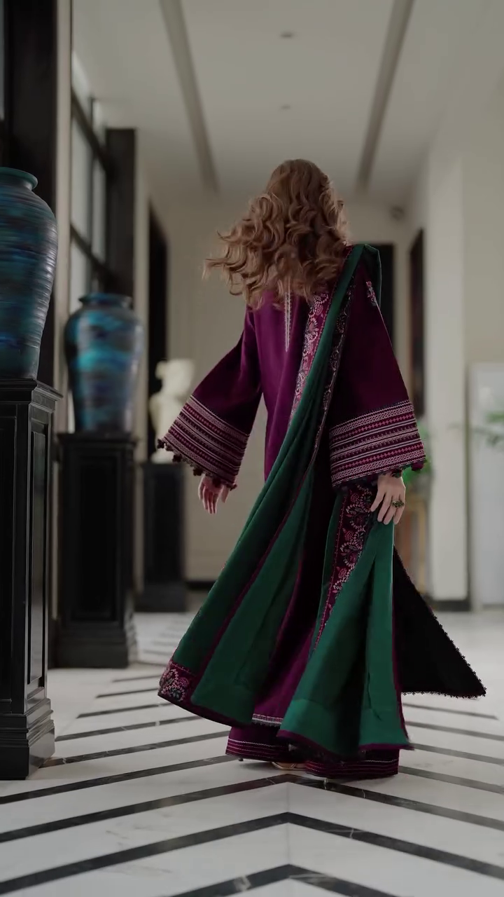 💜 Imperial Plum & Emerald Heritage Embroidered Suit Set – A Royal Masterpiece of Timeless Artistry 💚✨