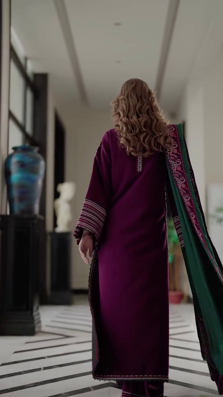 💜 Imperial Plum & Emerald Heritage Embroidered Suit Set – A Royal Masterpiece of Timeless Artistry 💚✨