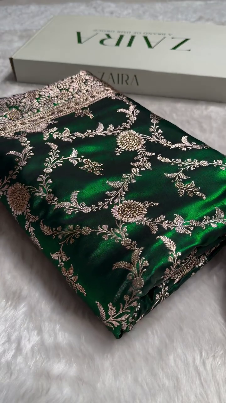 “Emerald Green Banarasi Silk Brocade Fabric – Luxe Floral Zari Weave & Grand Border | Wedding & Festive Couture (Multiple Colours & Sizes XXS–XXL)”