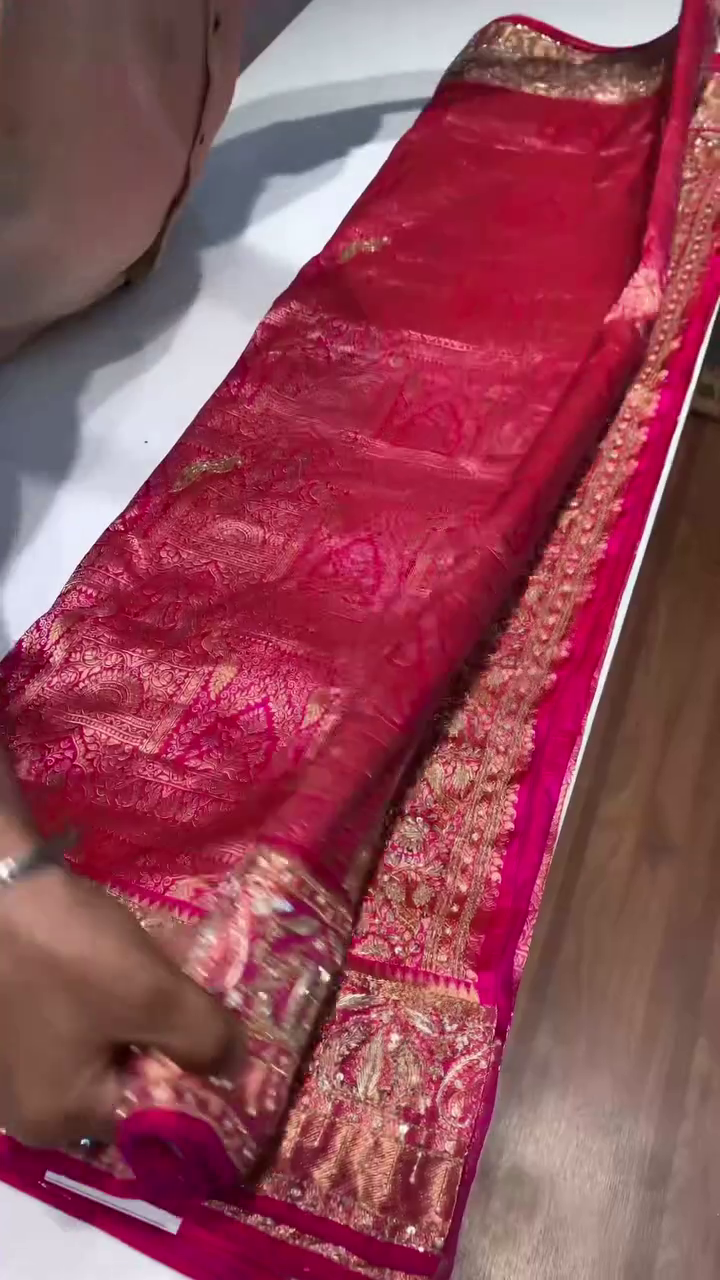 “Royal Crimson Banarasi Zari Weave Saree ✨ | Grand Bridal & Festive Edition | Handcrafted Border • Multiple Colours • Sizes XXS–XXL”