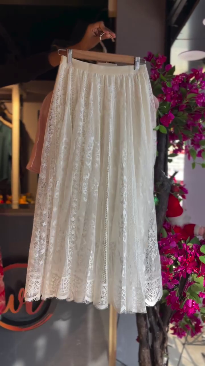 🌸✨ Blush Bloom Lace Co-Ord Dress Set – Embroidered Top with Flowy Lace Skirt ✨🌸