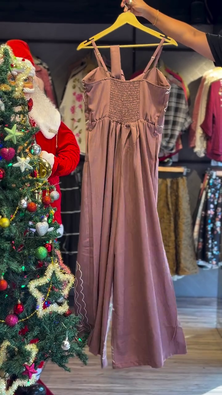 🌿✨ Olive Bloom Embroidered Strap Jumpsuit – Effortless Elegance in One Piece ✨🌿