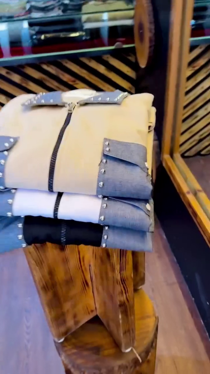 Men’s Contrast Denim Panel Zip Jacket – Urban Comfort with a Modern Edge 👟🧥