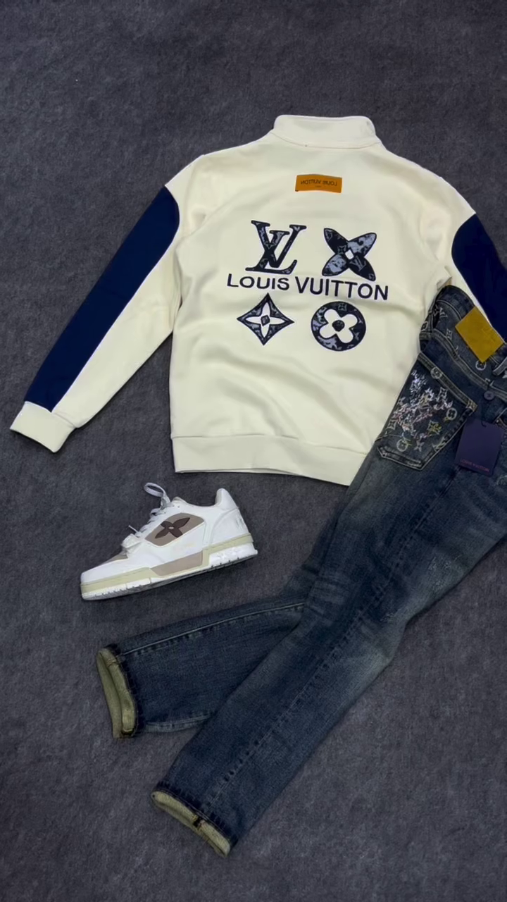 Luxury-Inspired Logo Sweatshirt & Designer Denim Set – Street Style with Premium Attitude 🔥👕👖