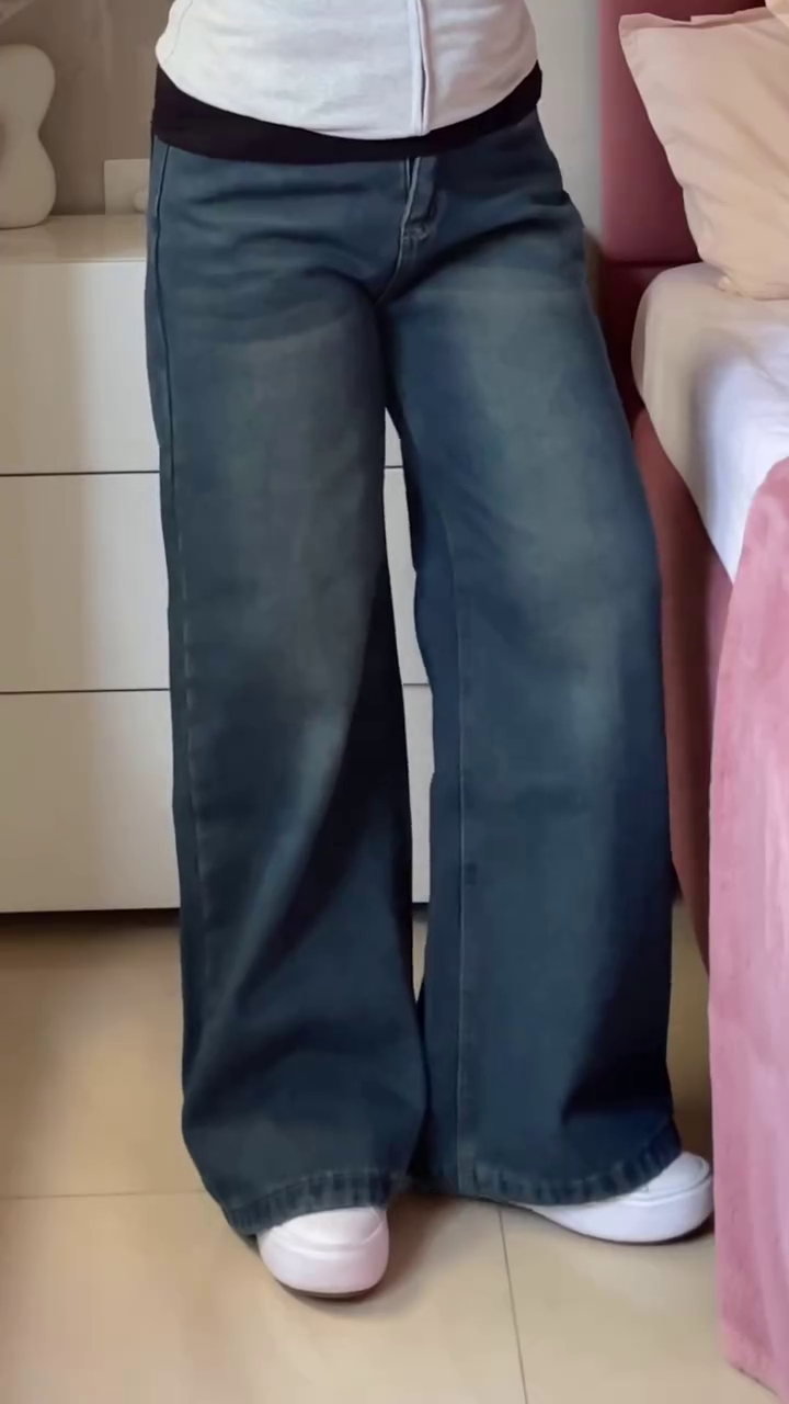 Frosted Grace – The Art of Modern Warmth