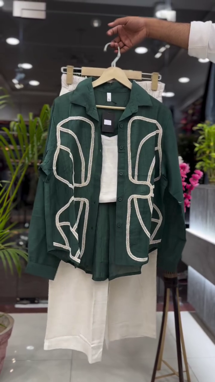 🌿 Emerald Statement Layered Co-Ord Set – Bold Details, Effortless Elegance 🤍✨