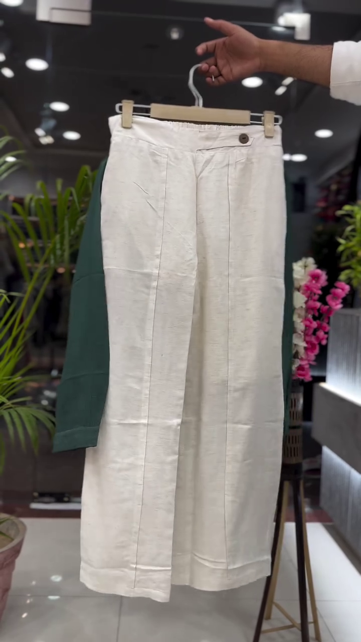 🌿 Emerald Statement Layered Co-Ord Set – Bold Details, Effortless Elegance 🤍✨