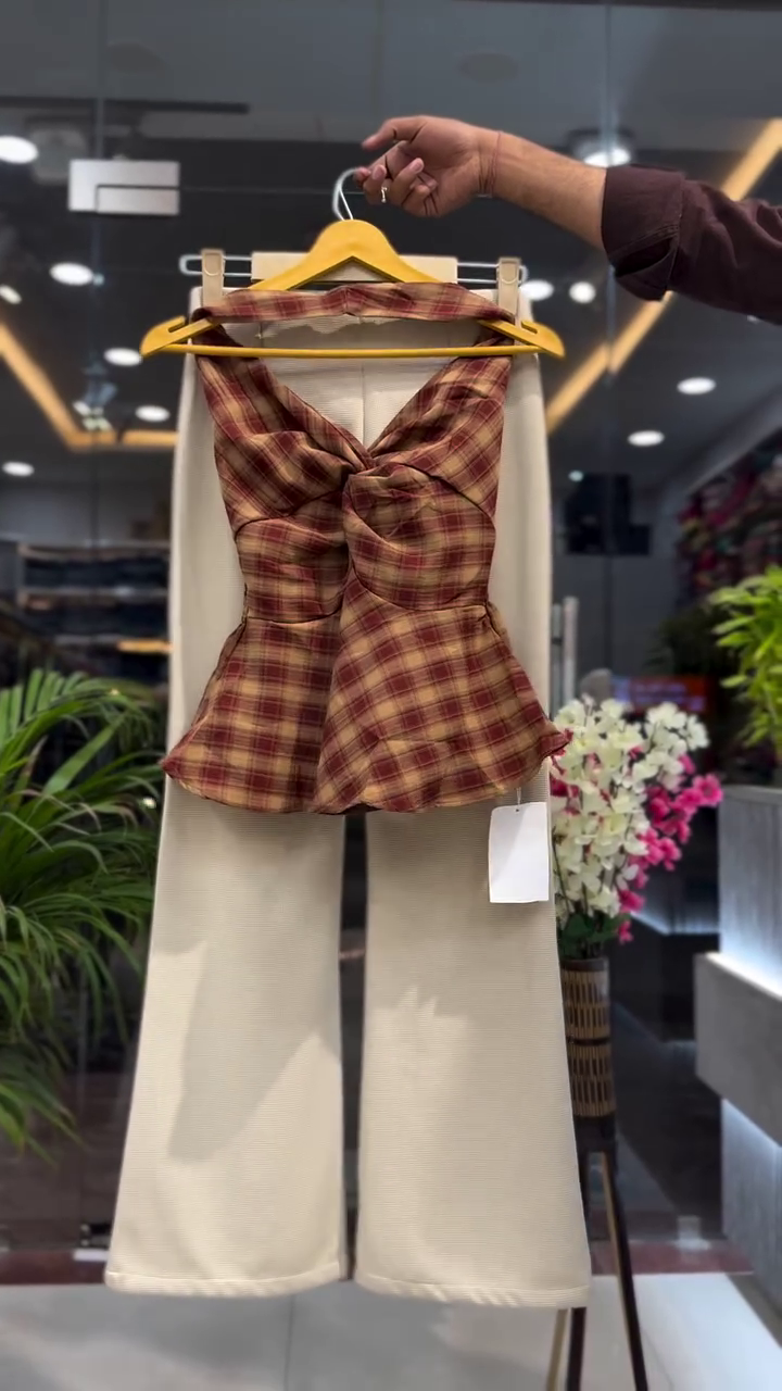 🤎 Vintage Charm Plaid Peplum Co-Ord Set – Classic Pattern, Modern Silhouette ✨