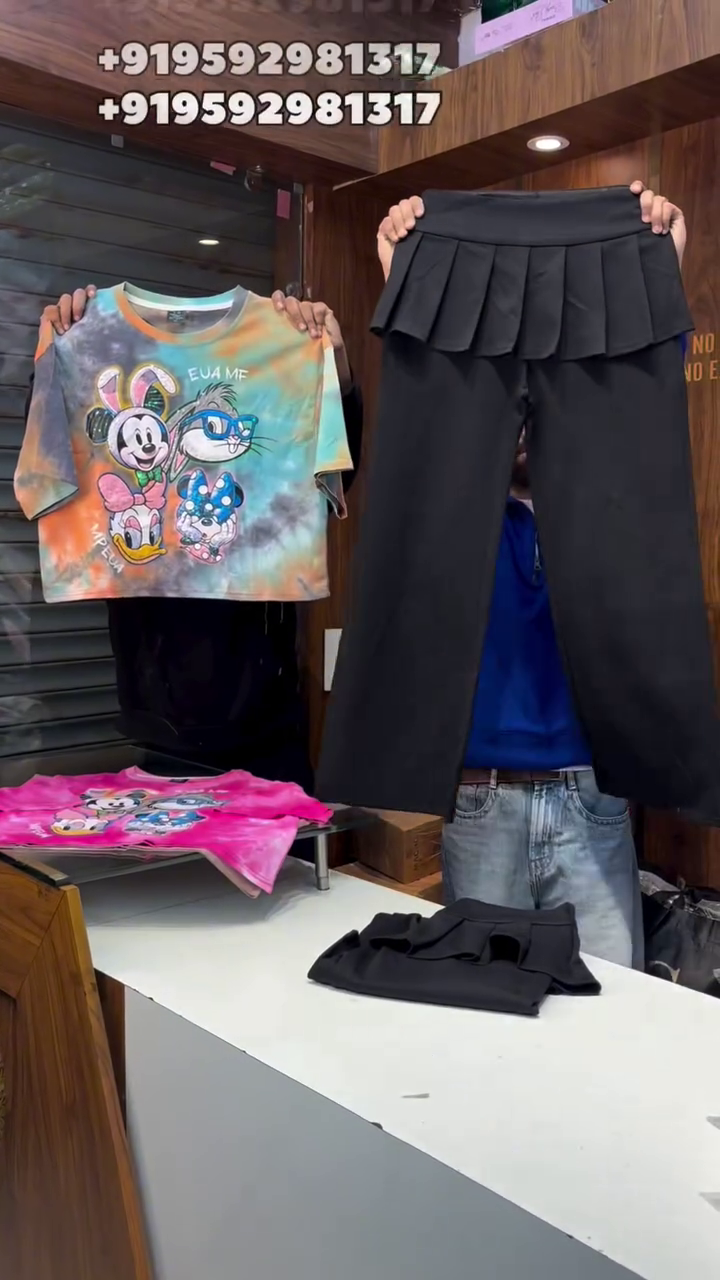 🎨 Playful Pop Graphic Tee & Ruffle Waist Pants Set – Fun, Fierce & Fashion-Forward 💖🖤