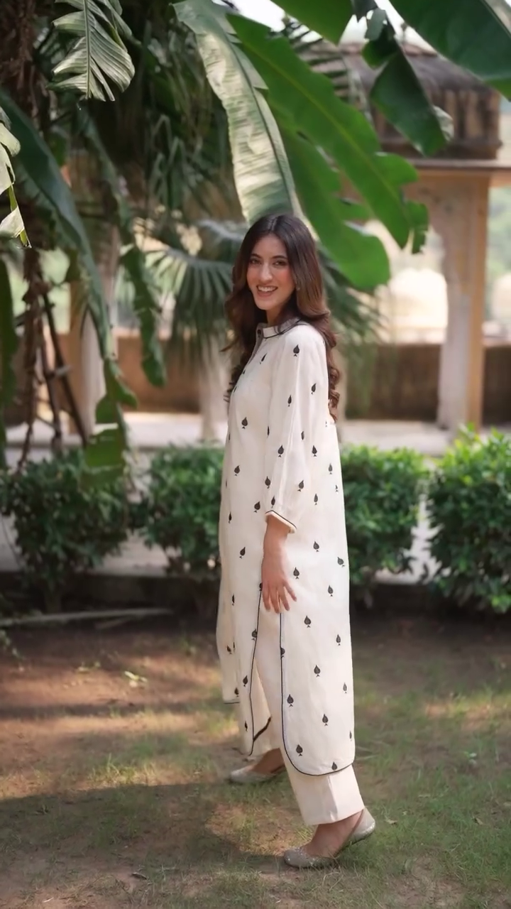 🌿 Ivory Charm Printed Kurta Set – Effortless Grace, Everyday Elegance ✨