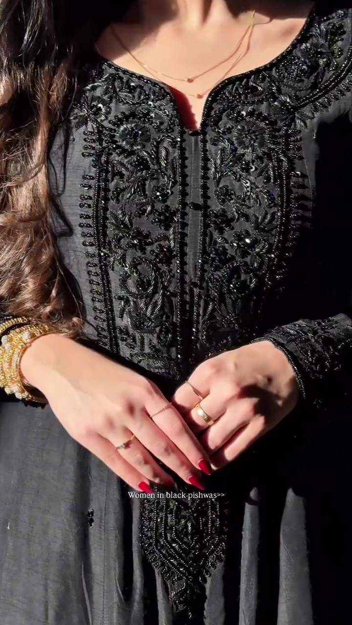 🖤 Noir Majesty Embellished Pishwas Set – Timeless Black Glam 🖤