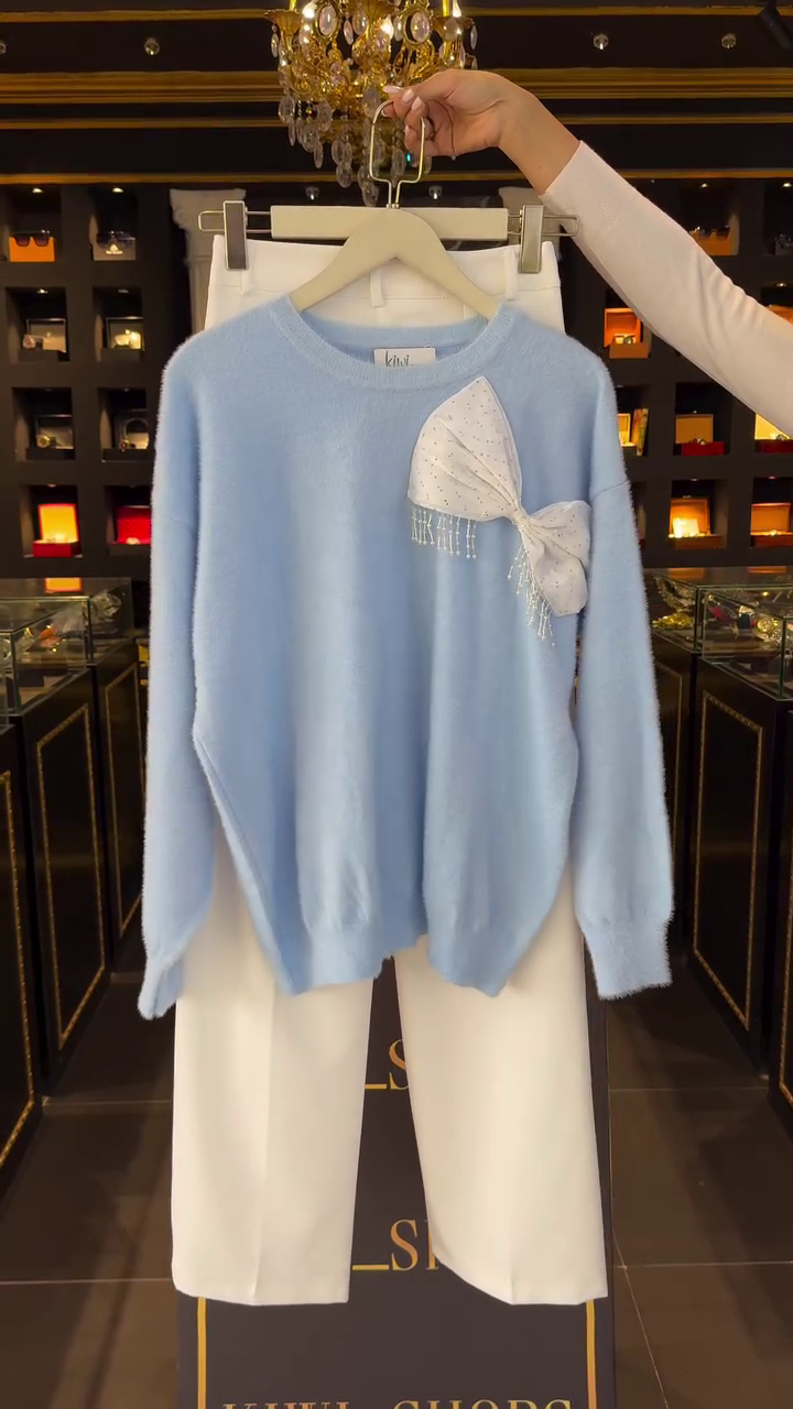 💙 Elegant Sky Bow Knit Set – Soft Sweater & Classic Trousers Outfit ✨👚👖