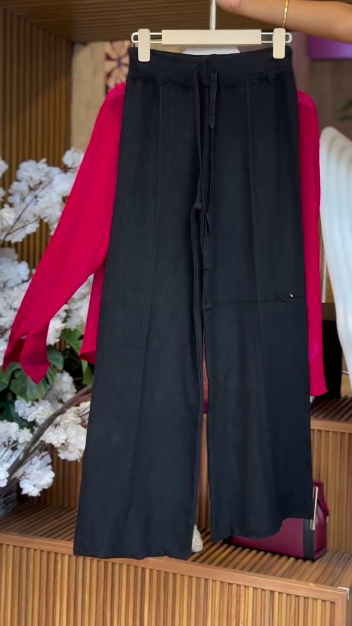 ❤️ Ruby Chic Layered 3-Piece Outfit – Red Shirt, Black Crop Top & Skirt Set ✨👚🖤