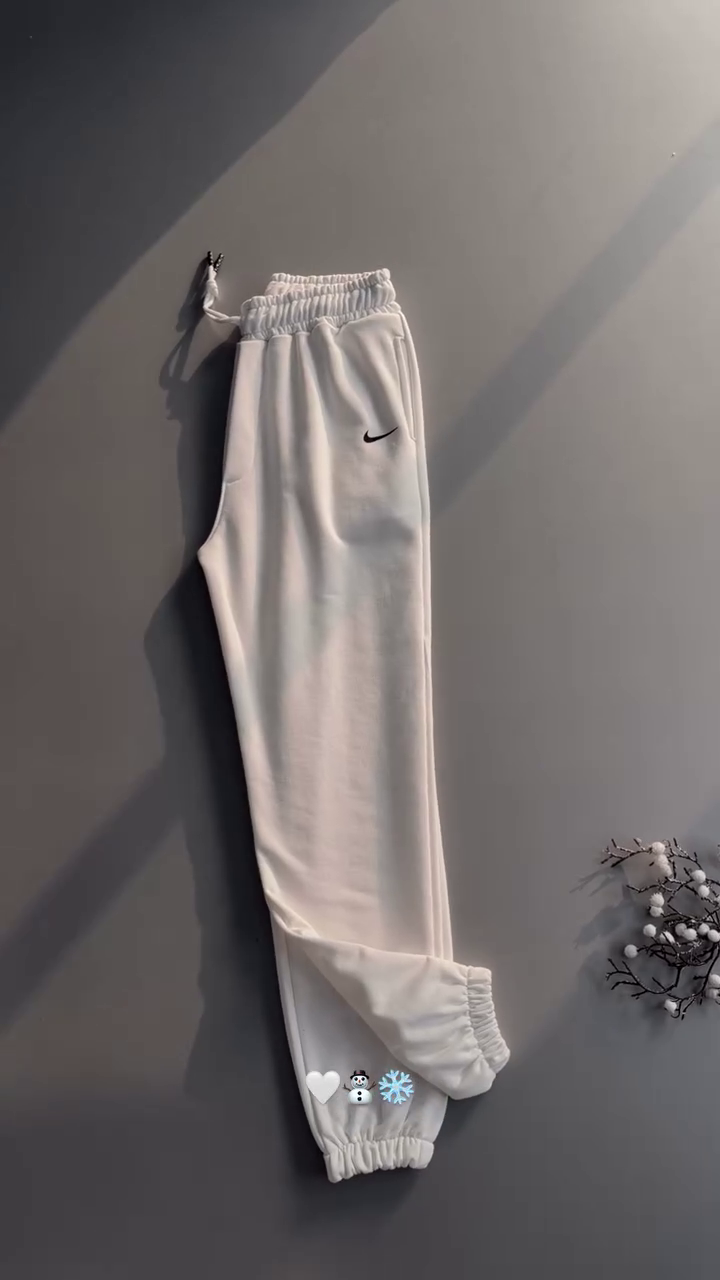 🤍 Arctic Edge Premium Tracksuit Set – Sport Luxe Collection