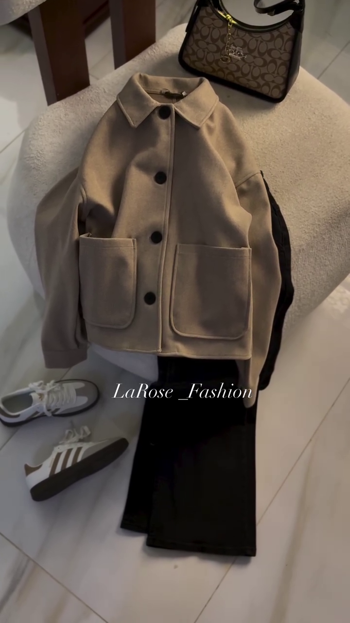 🧥✨ Classic Minimalist Button Coat – Cozy Winter Chic Jacket