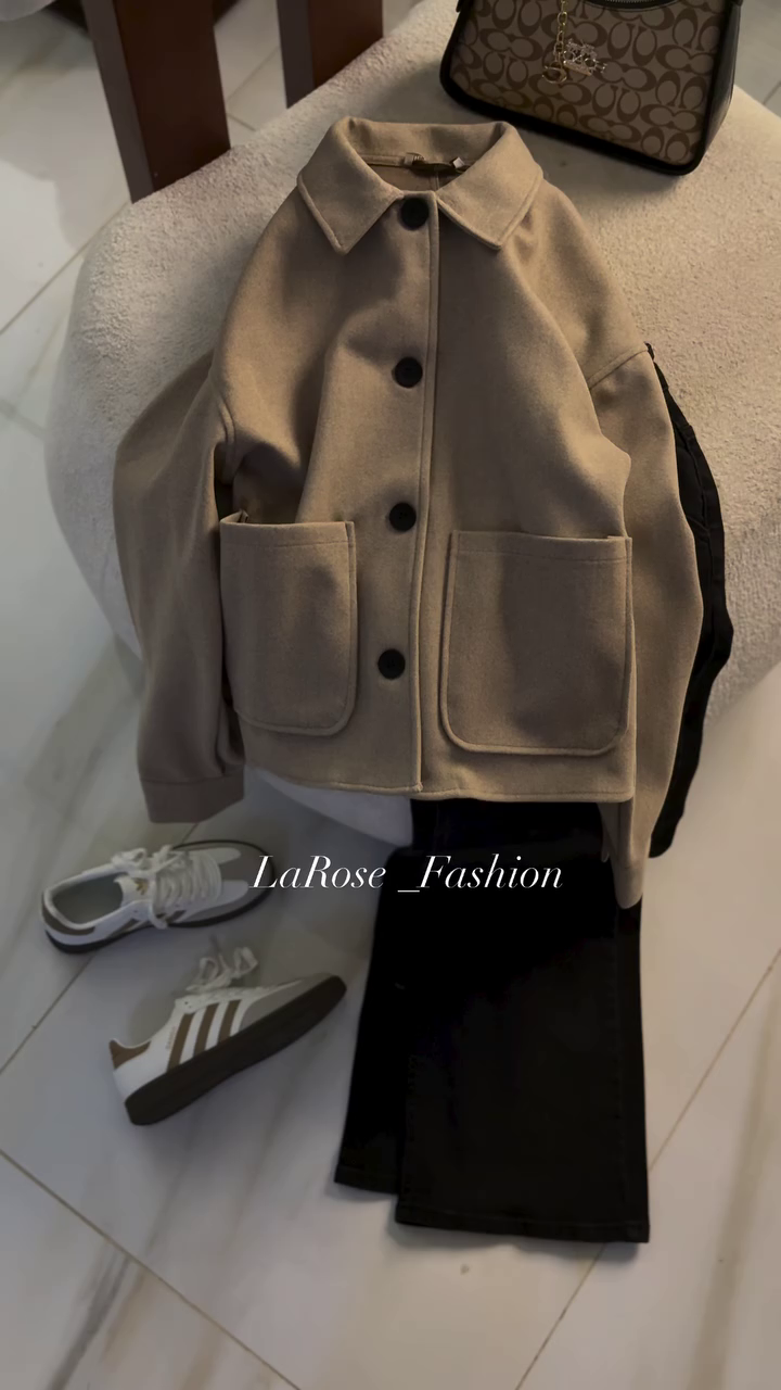 🧥✨ Classic Minimalist Button Coat – Cozy Winter Chic Jacket