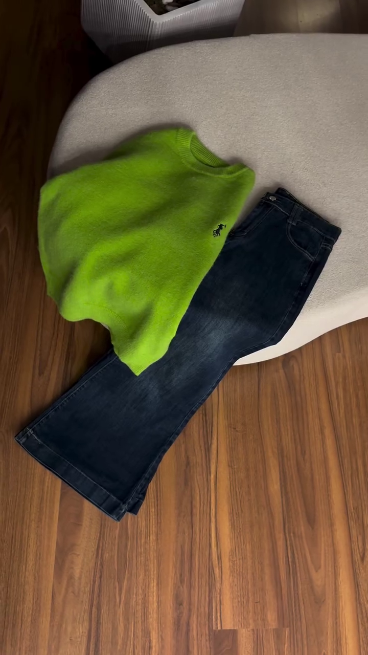 💙✨ Classic Soft Knit Sweater – Minimal Everyday Casual Style