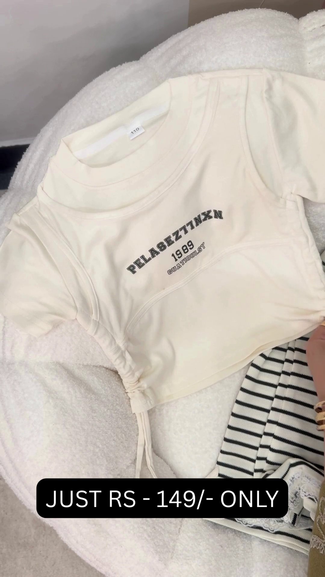 🤍🖤 Casual Striped Lounge Set – Trendy Crop Tee & Drawstring Pants