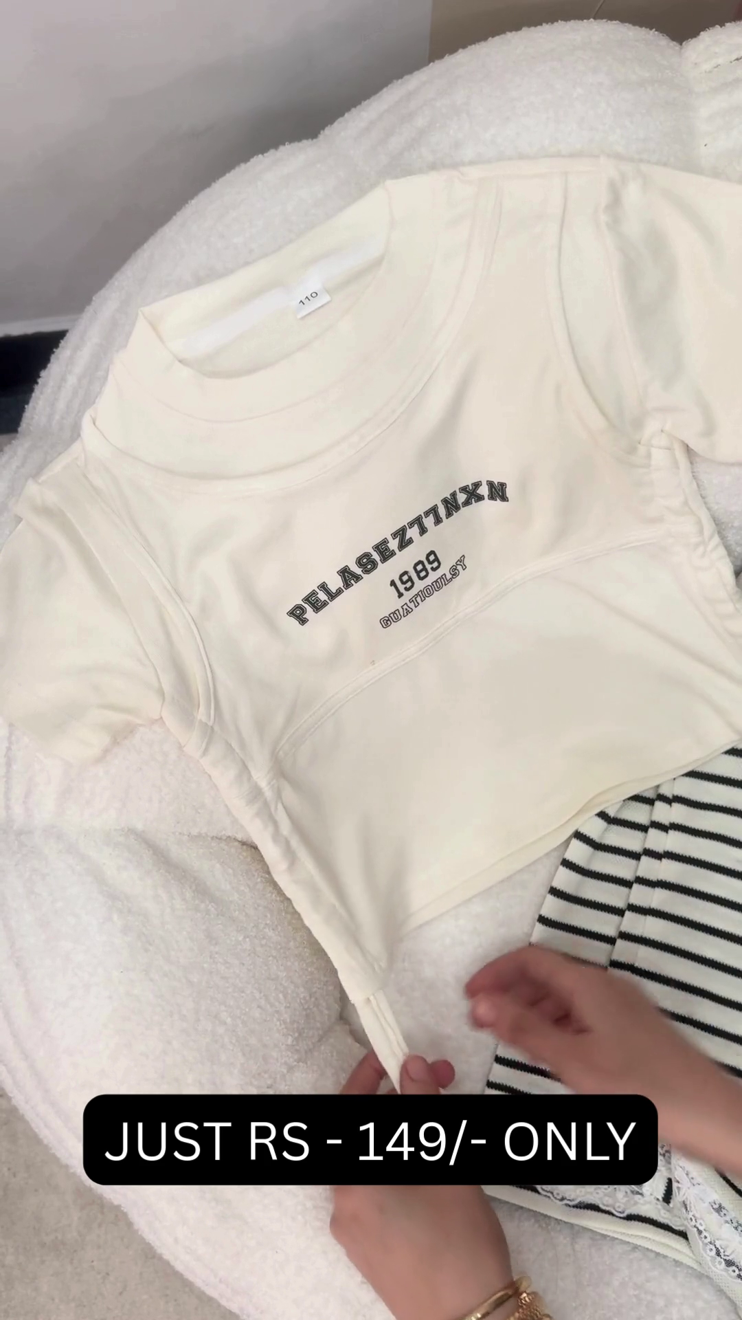 🤍🖤 Casual Striped Lounge Set – Trendy Crop Tee & Drawstring Pants