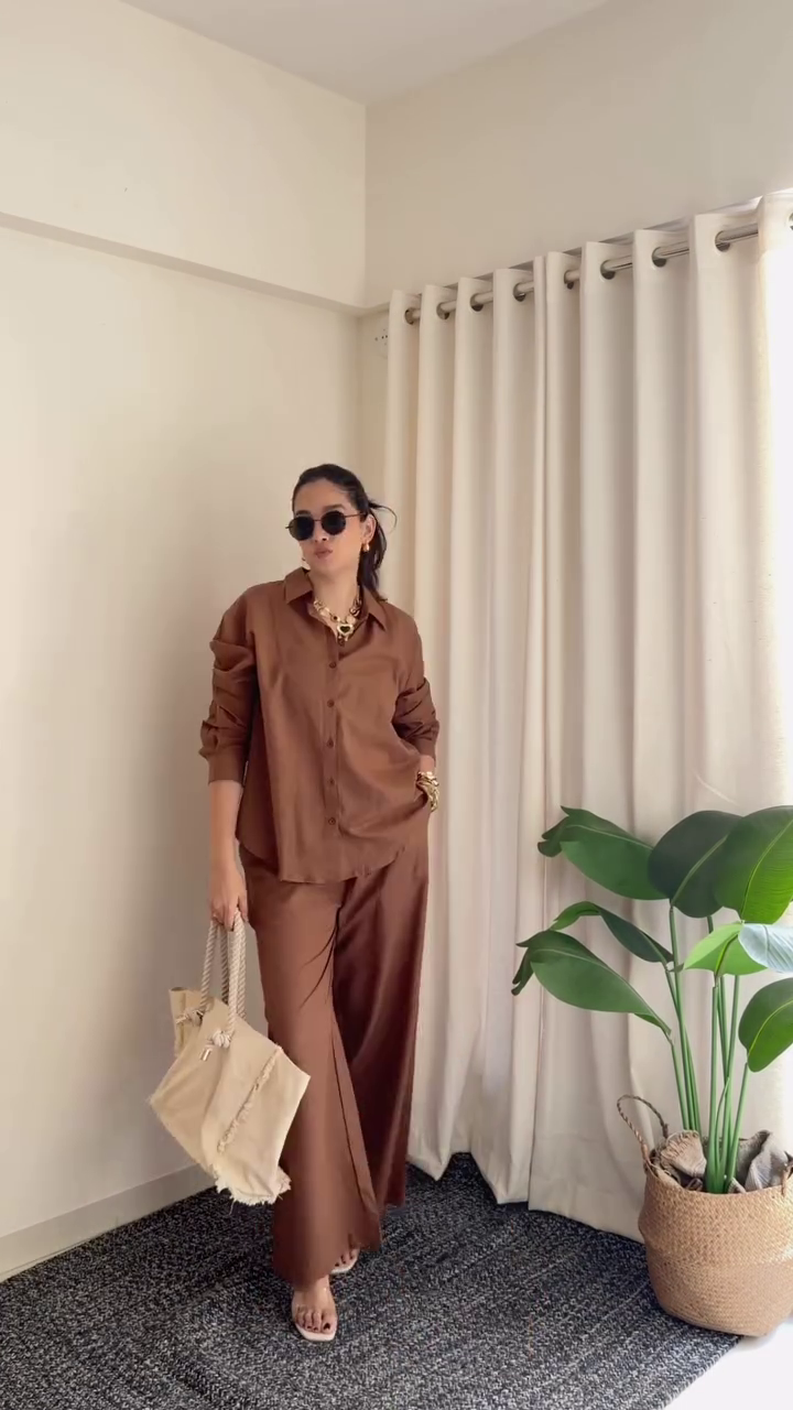 ✨🤍 Elegant Beige Two-Piece Lounge Set – Minimal Chic Shirt & Wide-Leg Pants