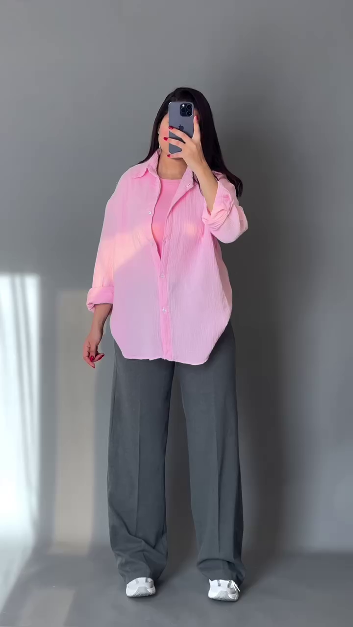 🖤✨ Minimal Chic 3-Piece Outfit Set – Oversized Shirt, Graphic Tee & Wide-Leg Pants