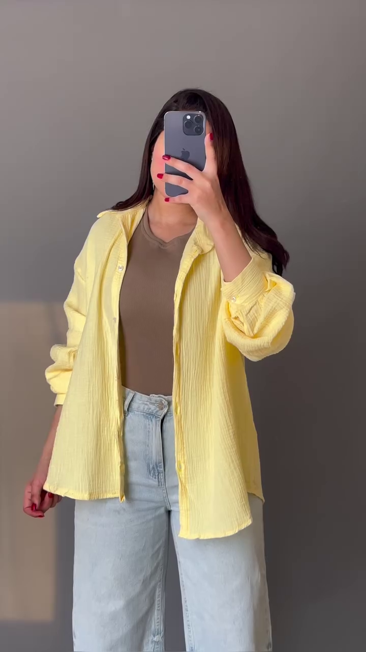 🖤✨ Minimal Chic 3-Piece Outfit Set – Oversized Shirt, Graphic Tee & Wide-Leg Pants