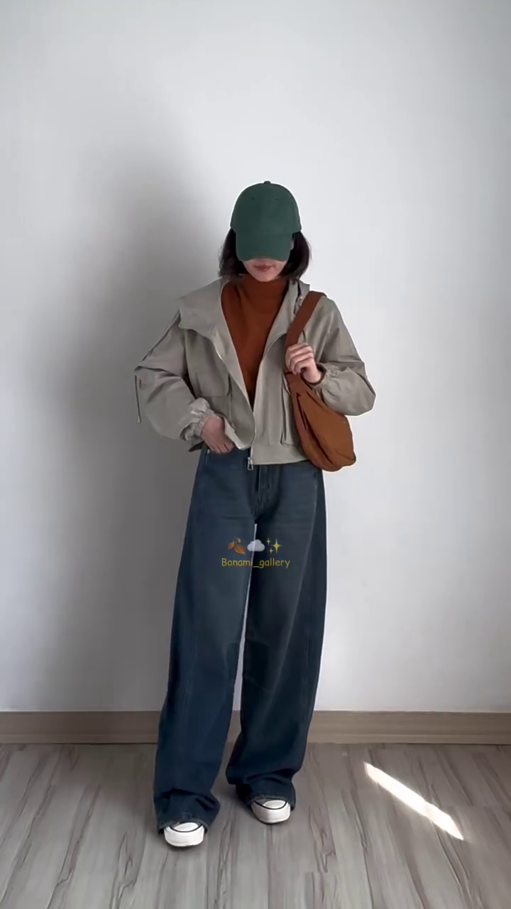 🧥 Trendy Casual Street Style Outfit – Cropped Utility Jacket & Wide-Leg Denim Jeans | Minimal Urban Fashion Look | Multiple Colors & Designs | Sizes XXS–XXL ✨