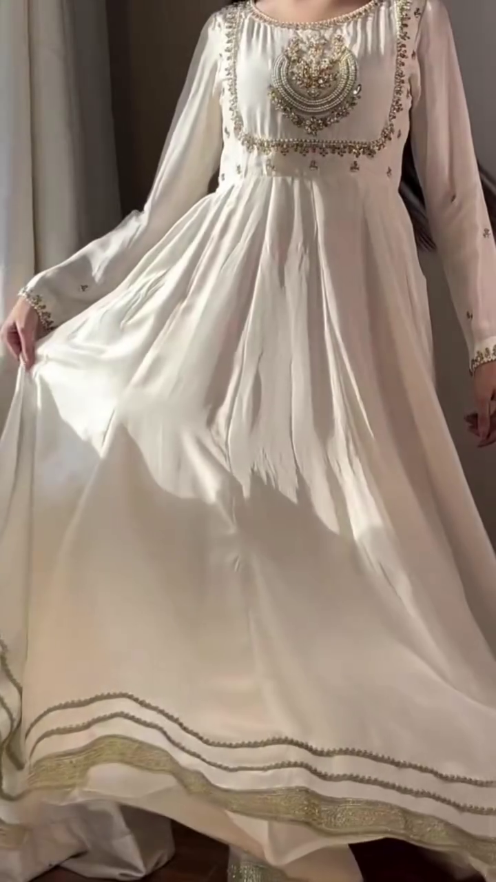 ✨ Noor Royale Embellished Anarkali Set – Luxury in Every Detail ✨🤍