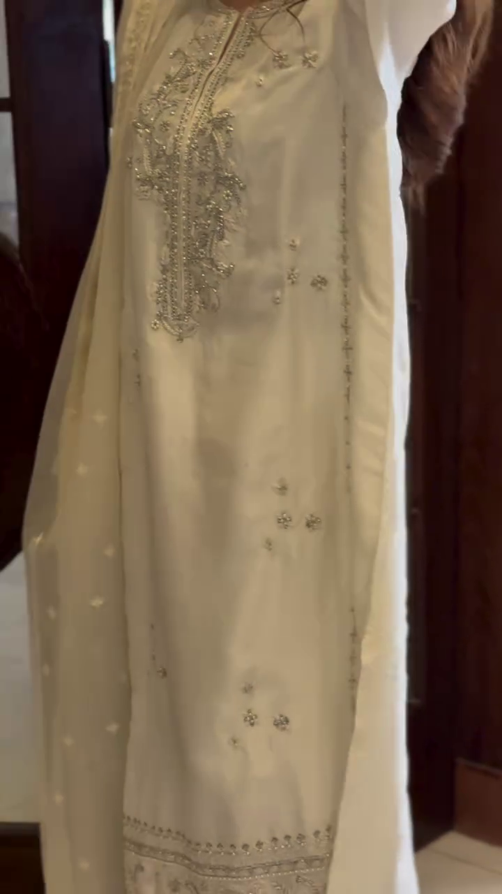 ✨ Ivory Grace Embroidered Luxe Suit Set – Timeless Elegance Redefined ✨🤍