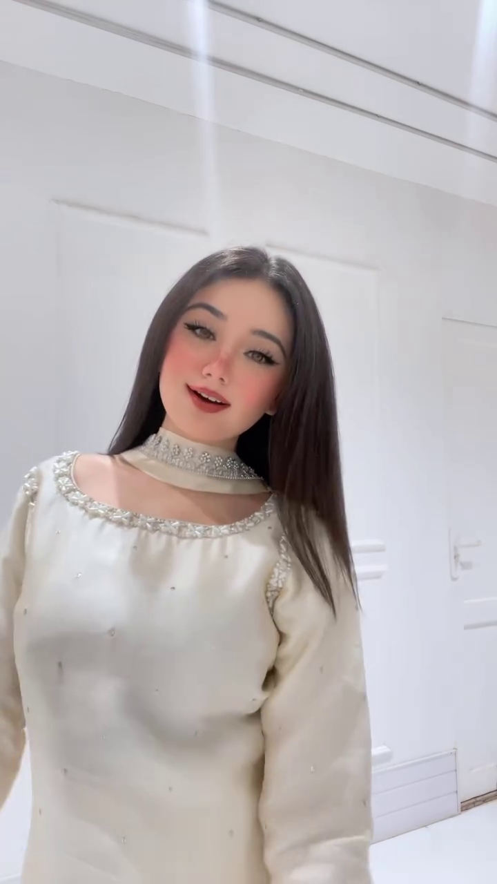 🤍 Pearl Ivory Regal Sharara Set – Elegance with a Royal Glow ✨👑