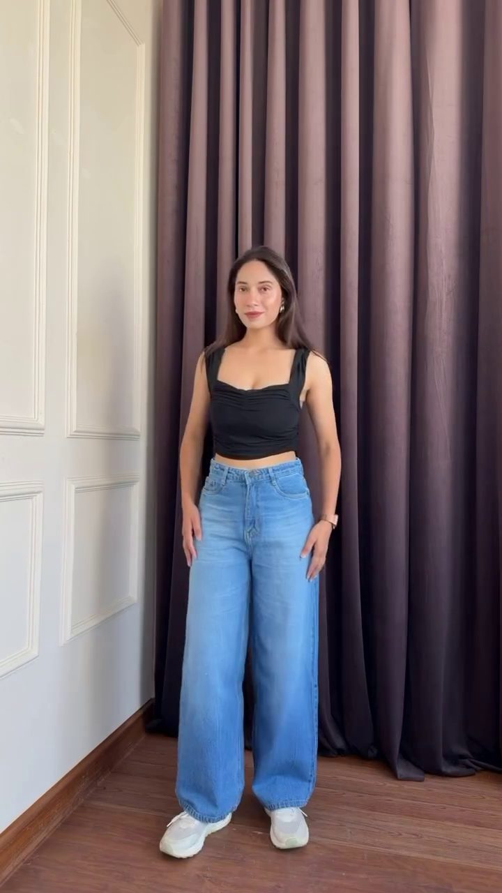 “Midnight Muse Crop Top & Wide-Leg Denim Set 🖤👖 | Effortless Chic Fit”