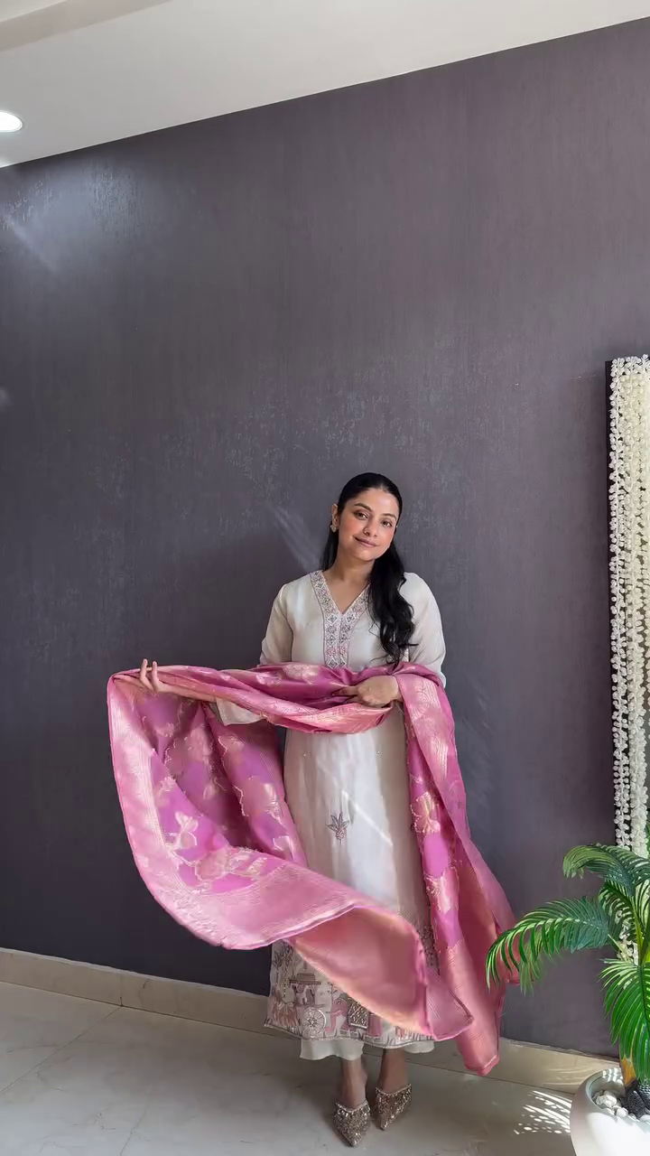 “Noor Luxe Embroidered Suit Set 💕 | Elegant Ethnic Outfit with Banarasi Dupatta”