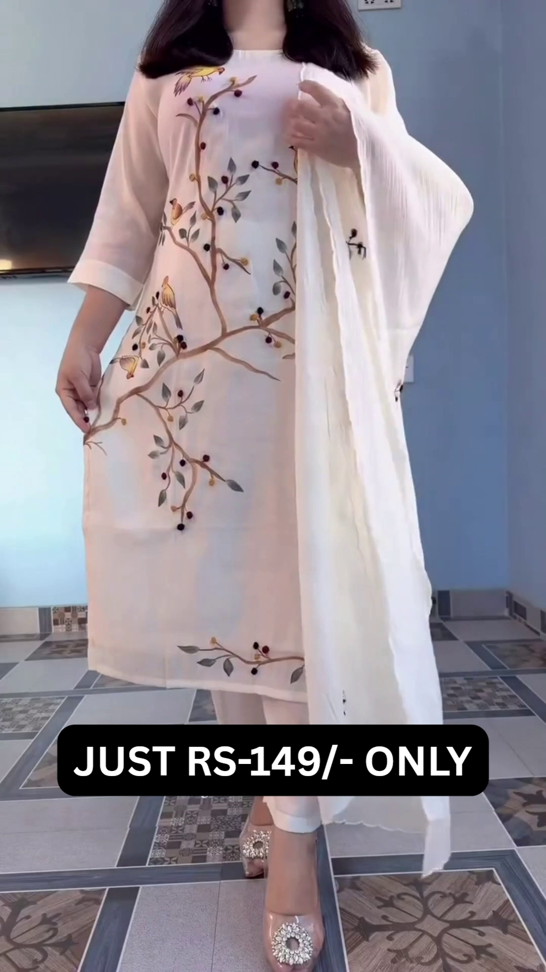 “Ivory Blossom Luxury Suit Set 🌸 | Elegant Embroidered White Pakistani Style 3 Piece Dress”