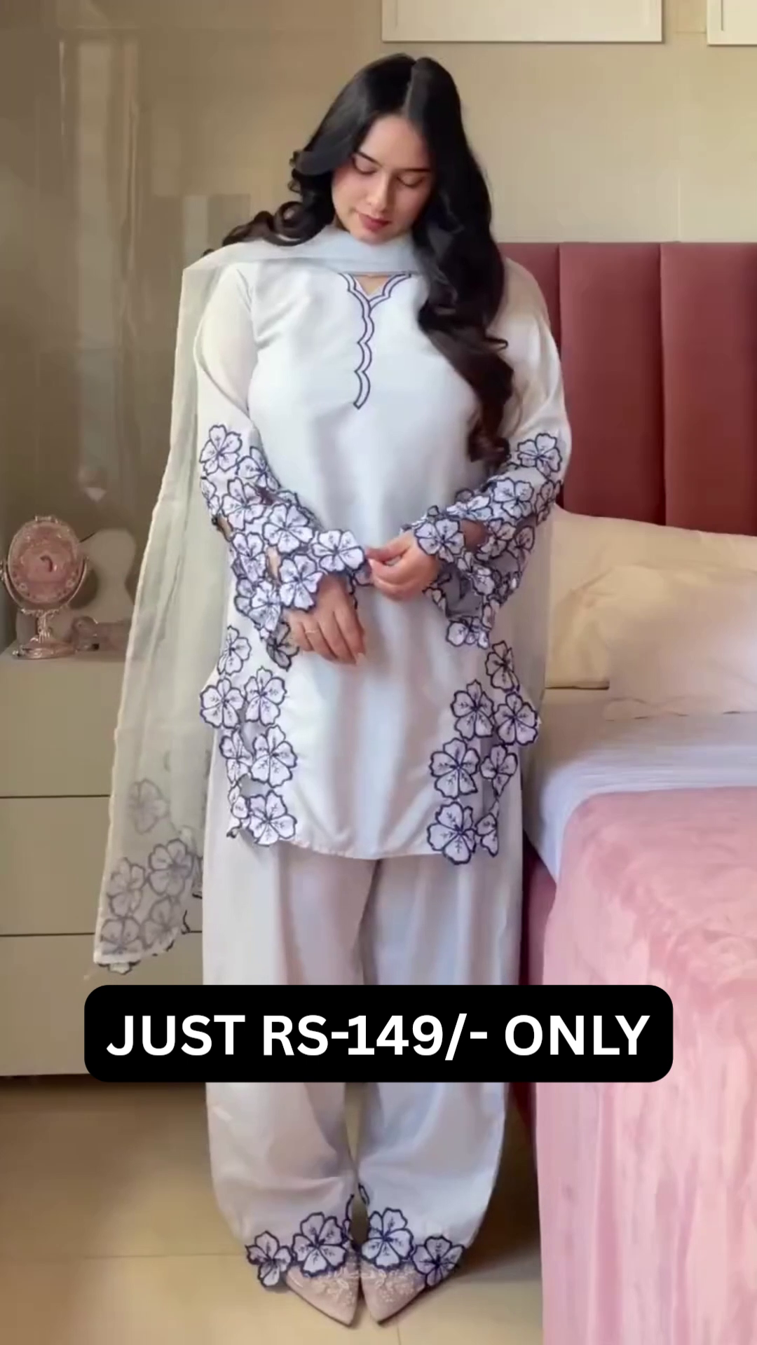 “Snow Blossom Elegance Suit Set ✨ | Luxury White Floral Embroidered 3 Piece Outfit”