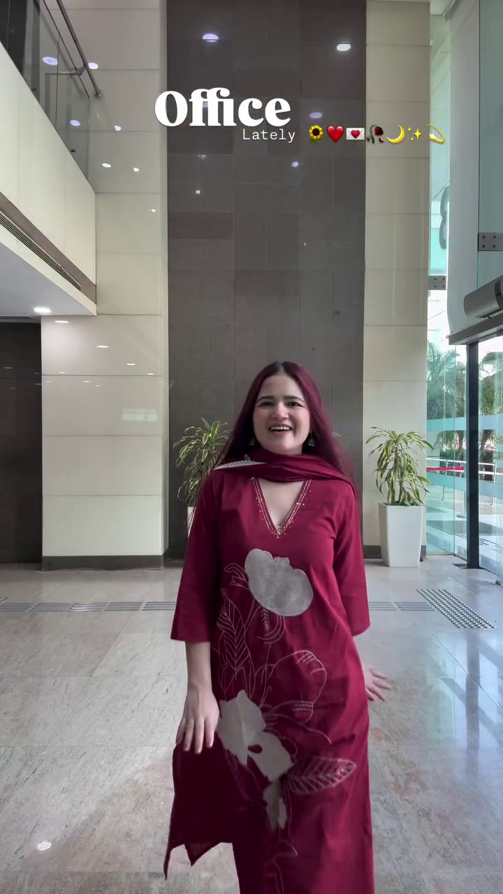 ❤️✨ Elegant Wine Bloom Office Wear Suit ✨❤️