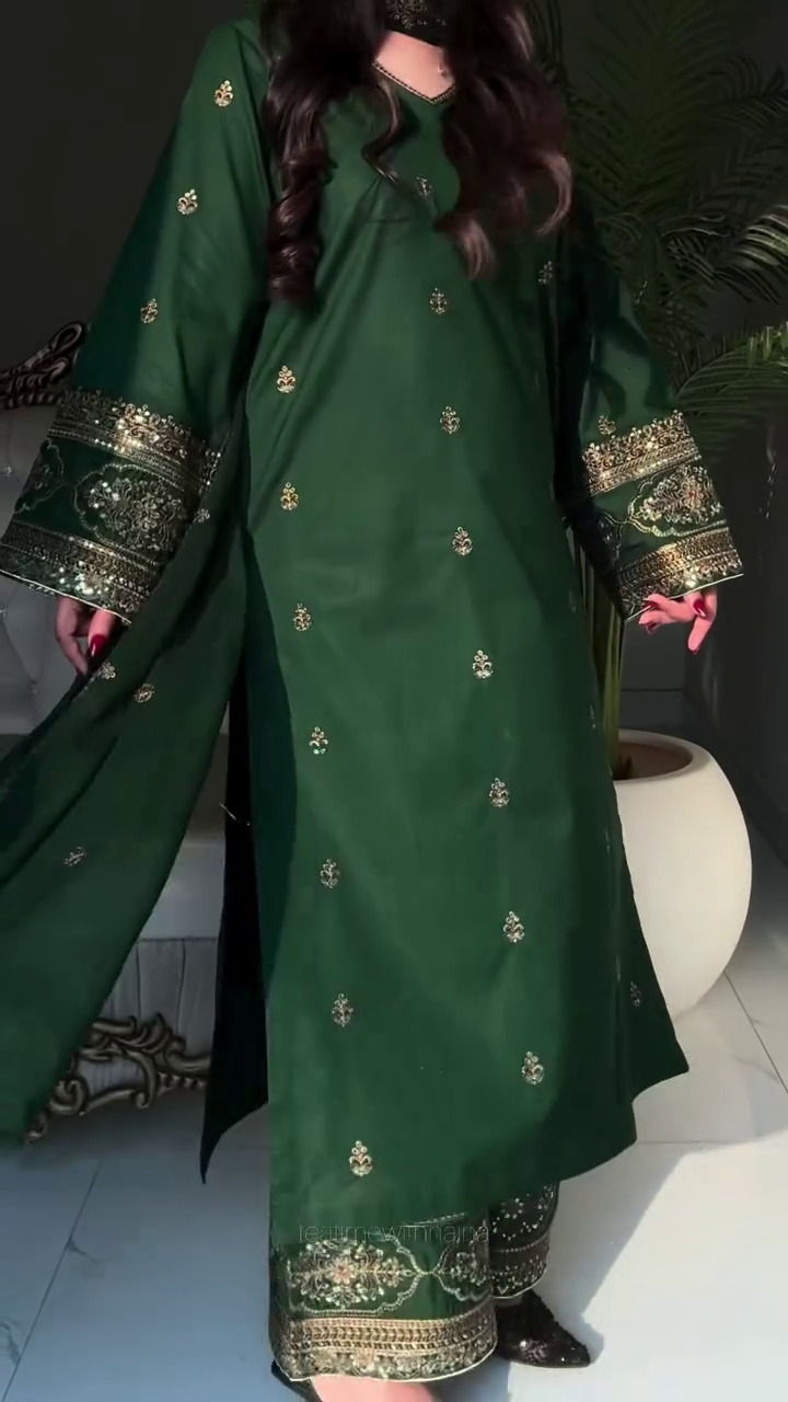 💚✨ Royal Emerald Embroidered Luxury Suit ✨💚
