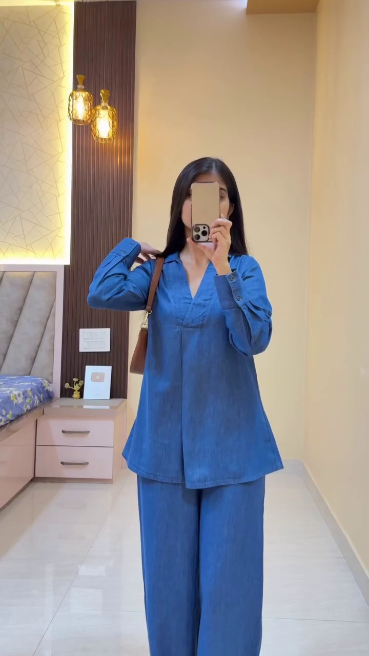 🤍🌿 Minimal Floral Elegance Kurta Set 🌿💙