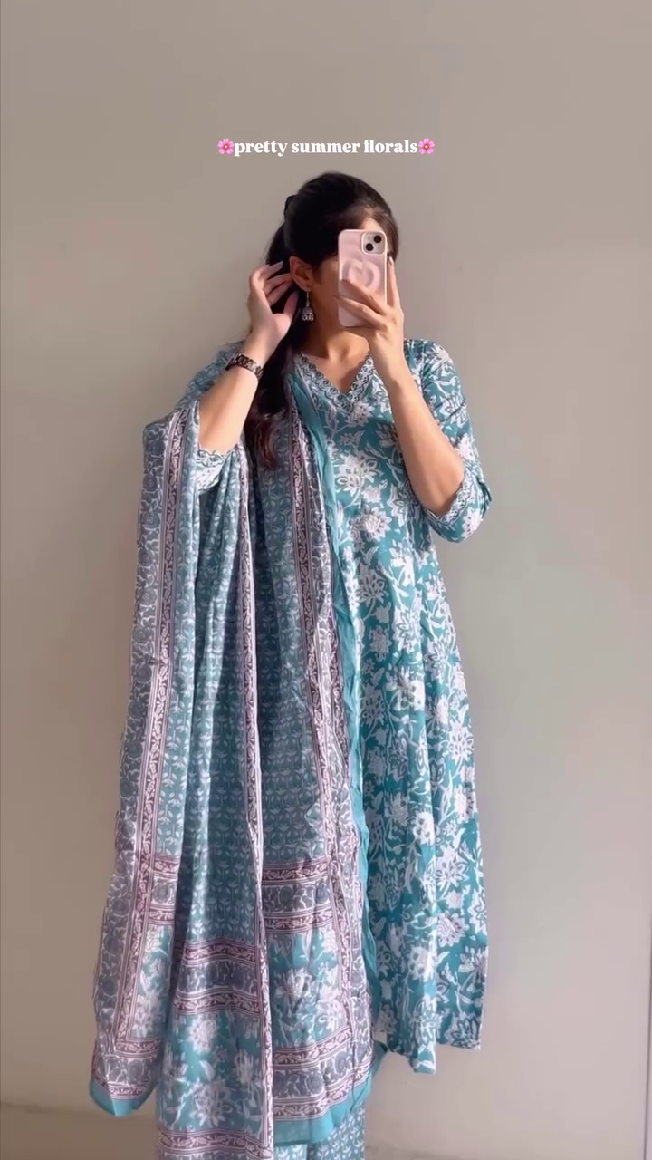 🌸🩵 Pretty Summer Florals Kurta Set 🩵🌸