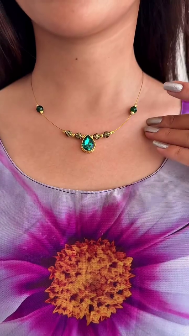 💚✨ Emerald Drop Minimal Necklace ✨💚