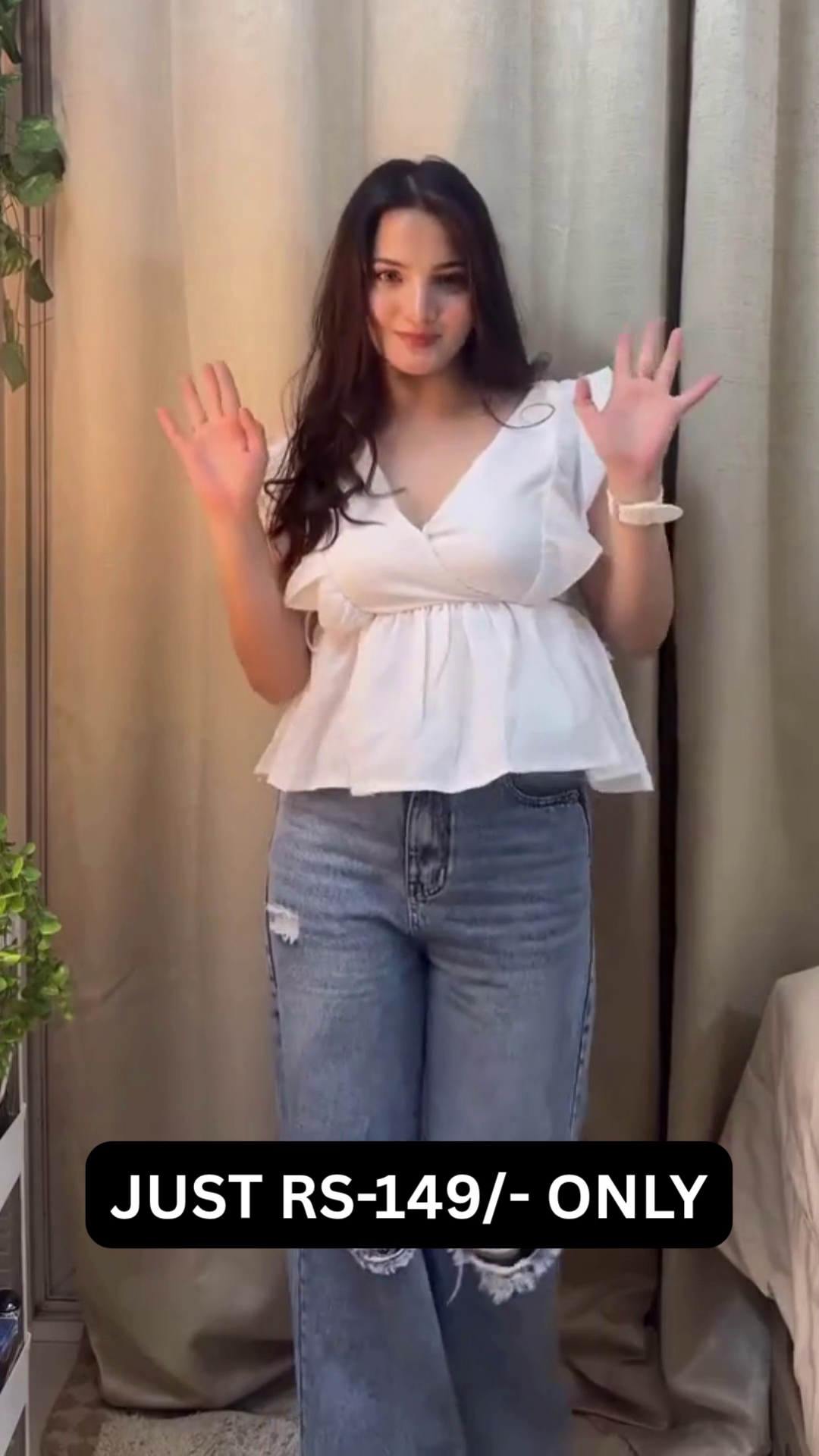 🤍✨ Trendy White Peplum Top ✨🤍