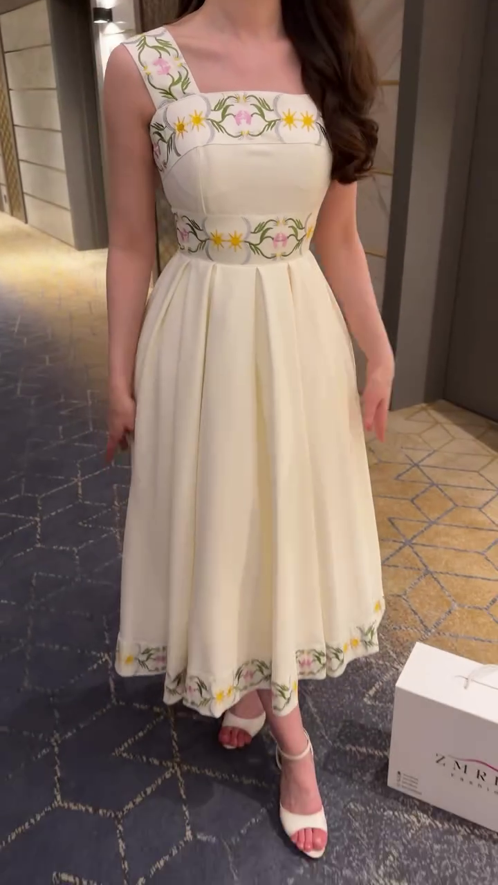 🌼✨ Garden Grace Embroidered Midi Dress – Timeless Feminine Elegance ✨🌼