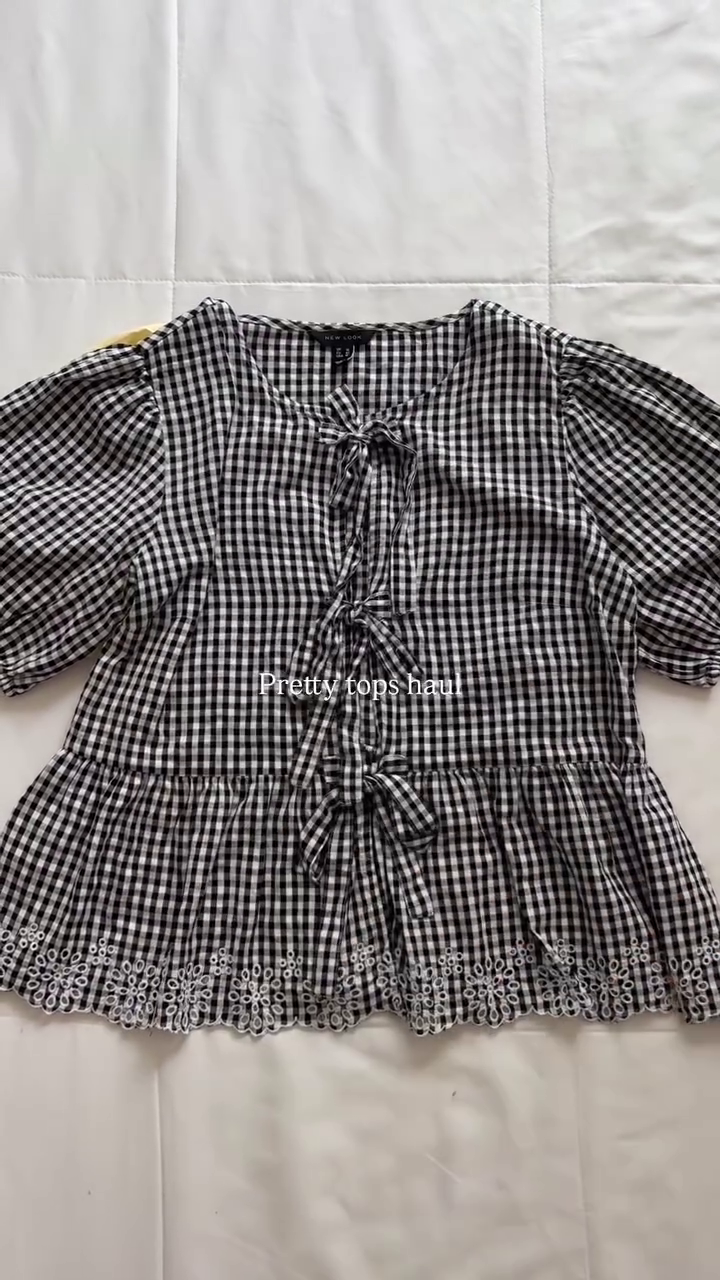 🖤✨ Gingham Charm Peplum Top – Sweet Vintage Chic ✨🖤