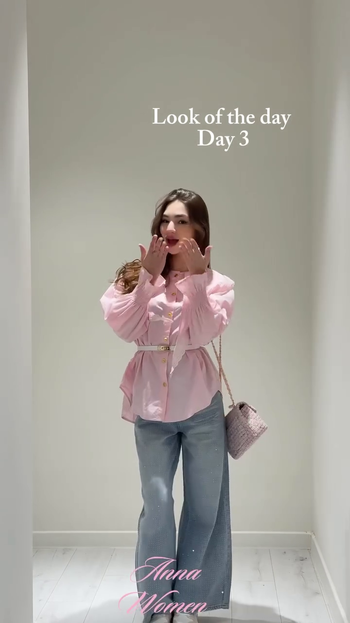 🌸✨ Pink Peplum Blouse & Denim Look – Soft, Chic & Effortlessly Stylish ✨🌸