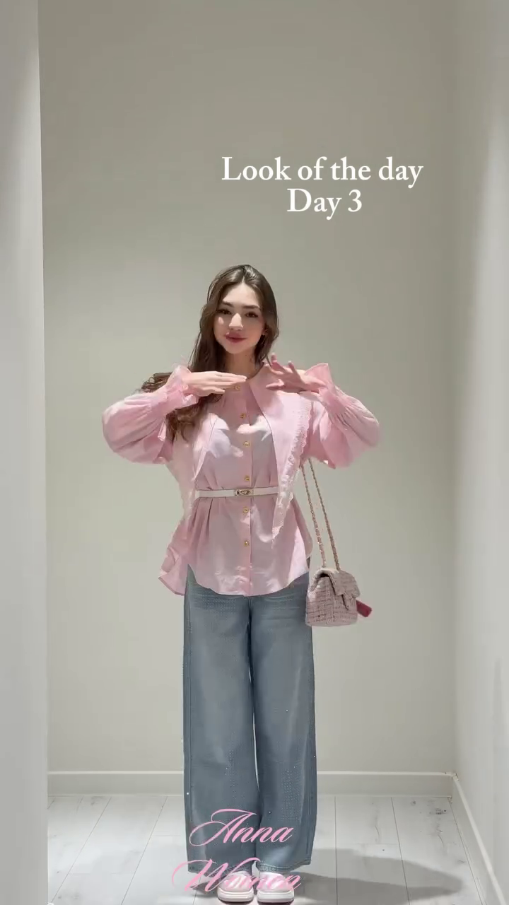 🌸✨ Pink Peplum Blouse & Denim Look – Soft, Chic & Effortlessly Stylish ✨🌸
