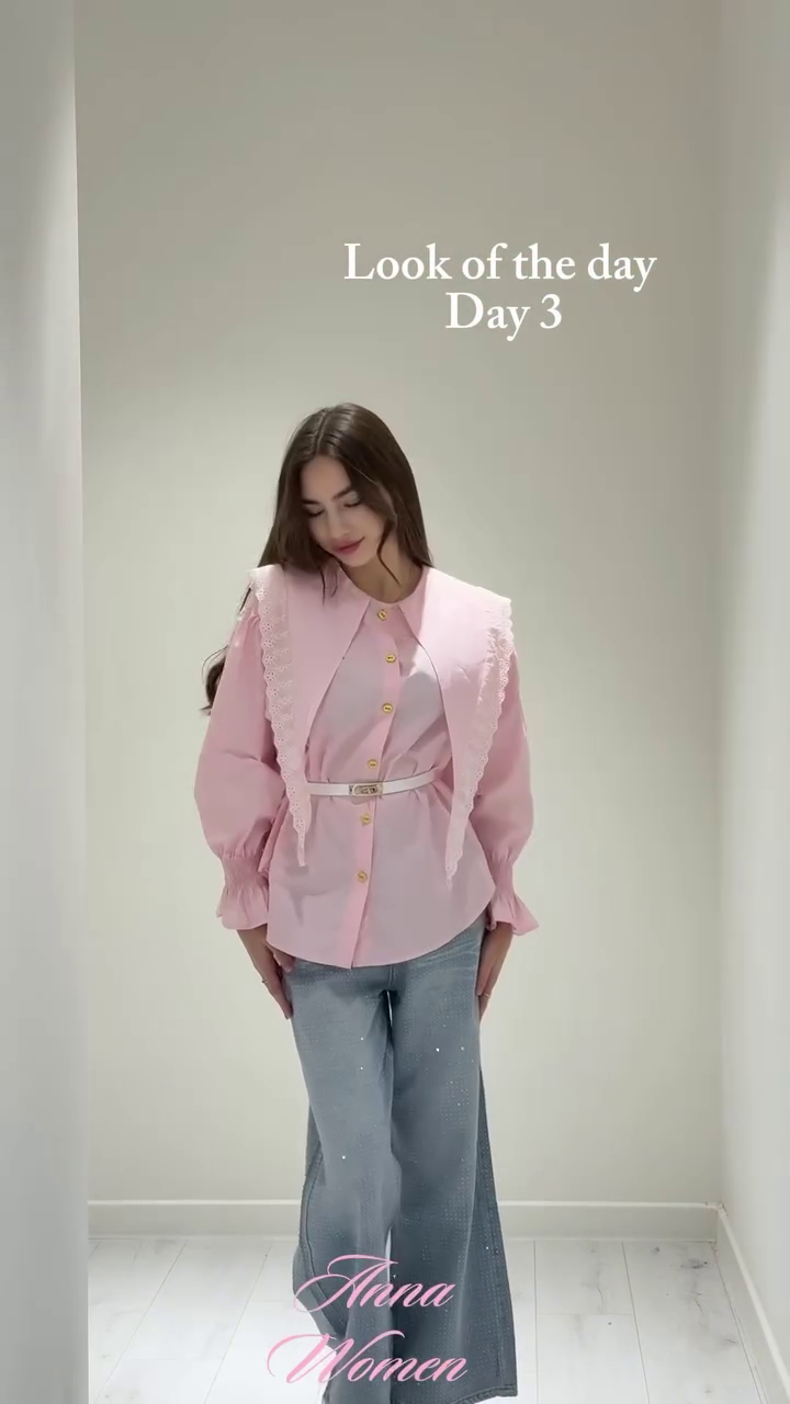 🌸✨ Pink Peplum Blouse & Denim Look – Soft, Chic & Effortlessly Stylish ✨🌸