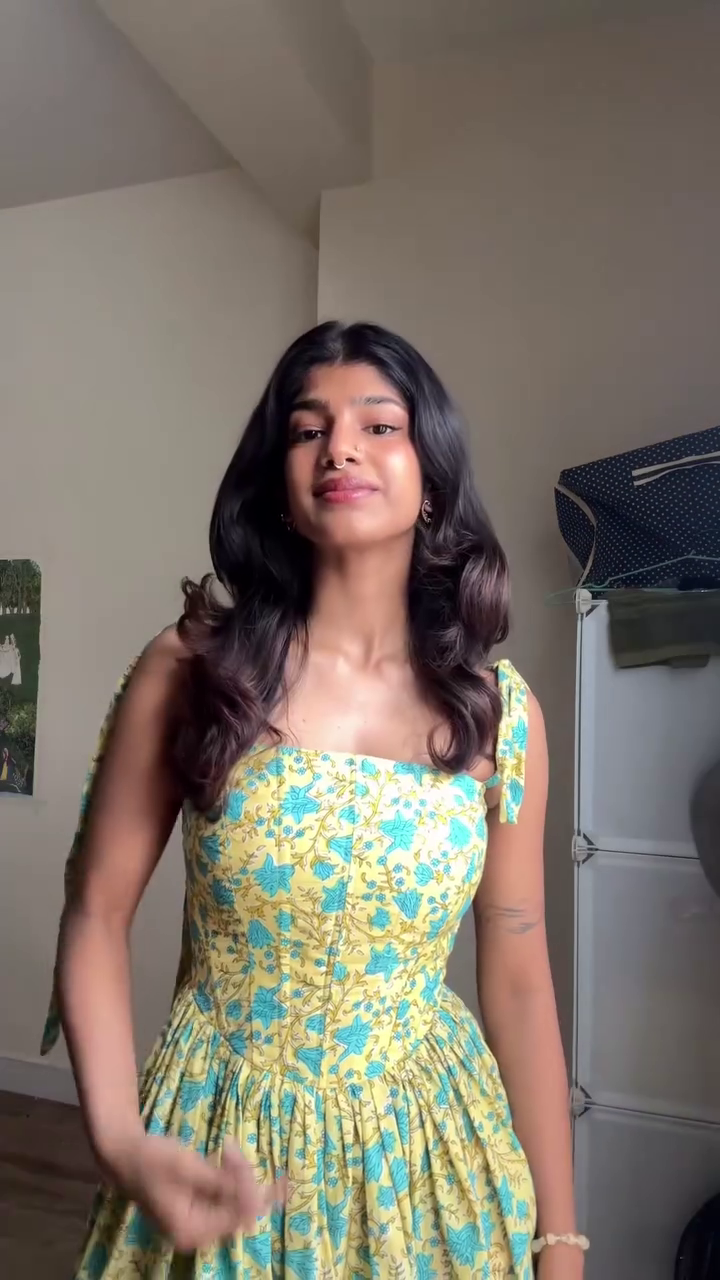 💛🌿 Yellow Floral Sundress – Sunshine Energy & Effortless Charm ✨💛