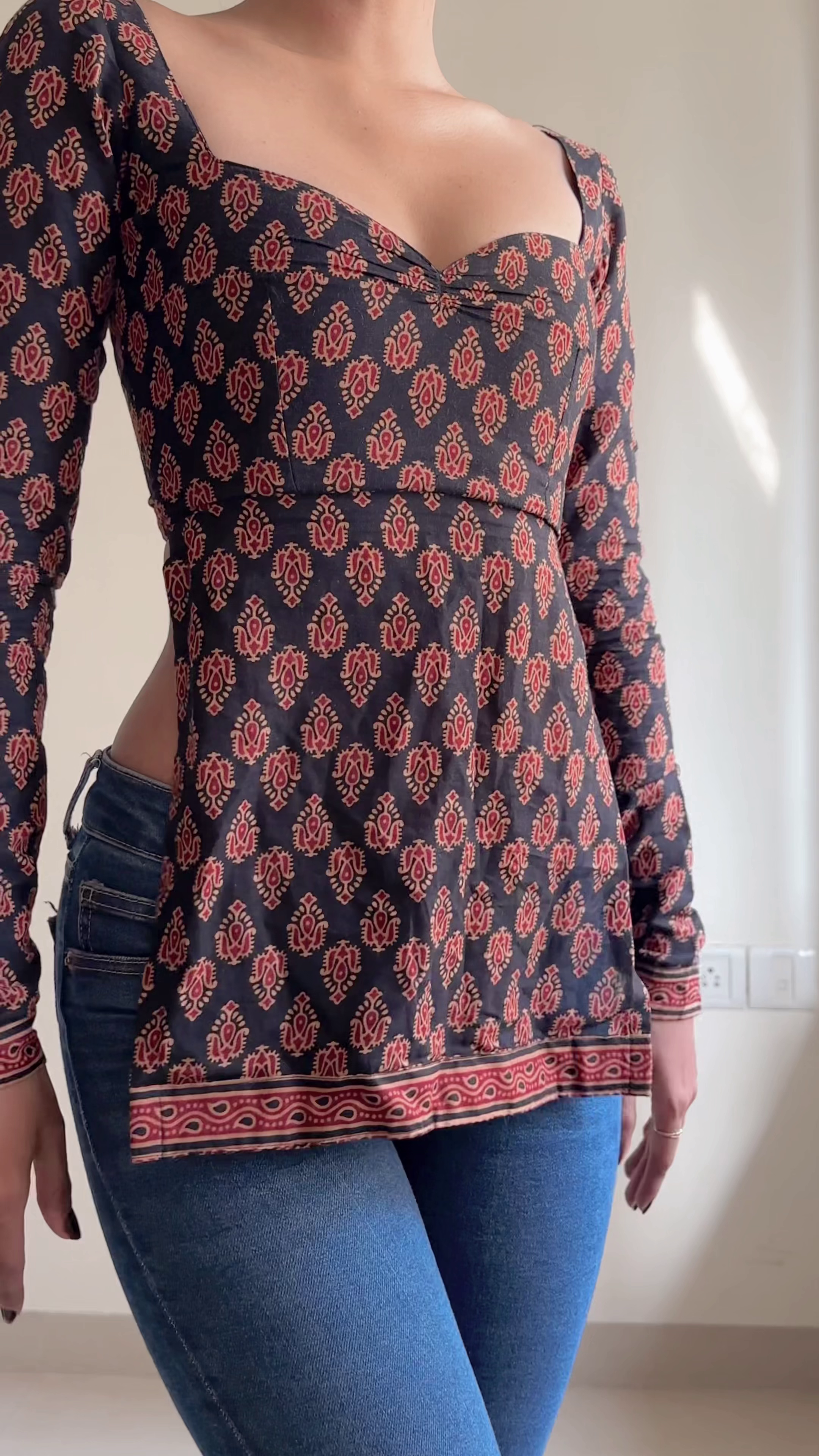 🖤✨ Vintage Printed Top – Effortlessly Chic & Everyday Stylish ✨👖